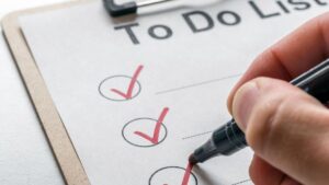Checklist indispensable pour organiser une soirée entre amis sans stress